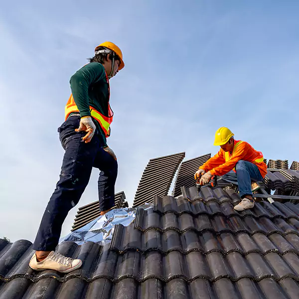 Why Lynnwood, WA Property Owners Trust Lynnwood Roofing Contractor for Emergency Roof Repair?