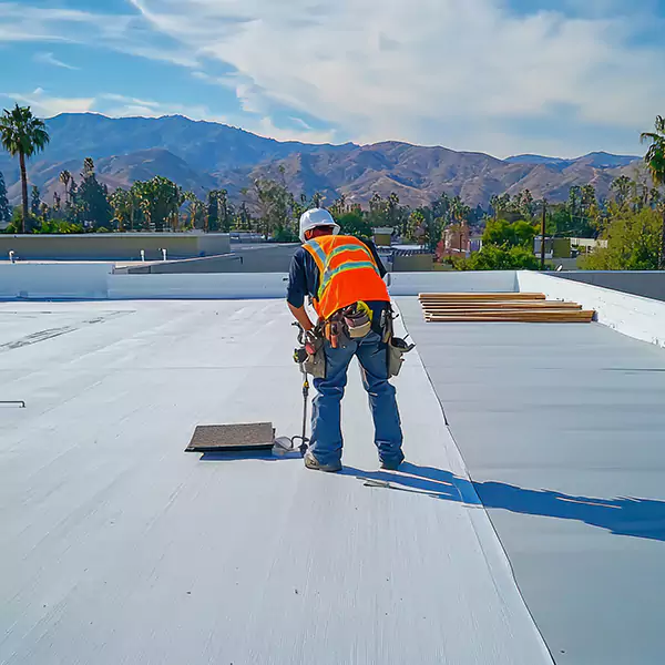 Why Lynnwood Property Owners Trust Lynnwood Roofing Contractor for Flat Roofing?