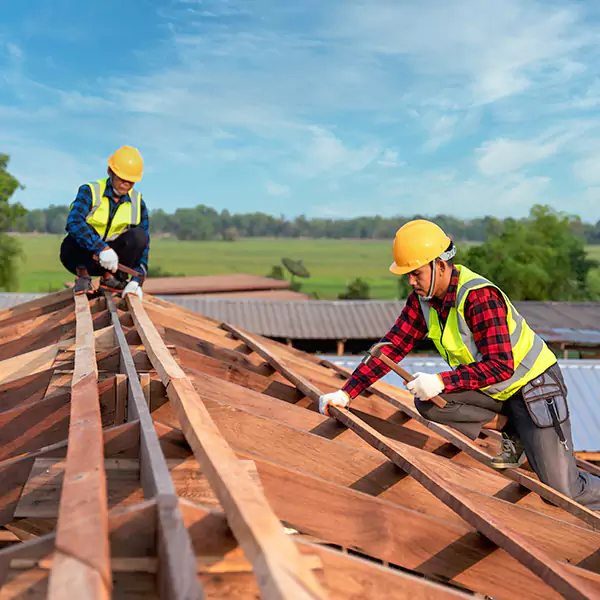 Why Lynnwood, WA Property Owners Trust Lynnwood Roofing Contractor for Garage Roof Replacement?