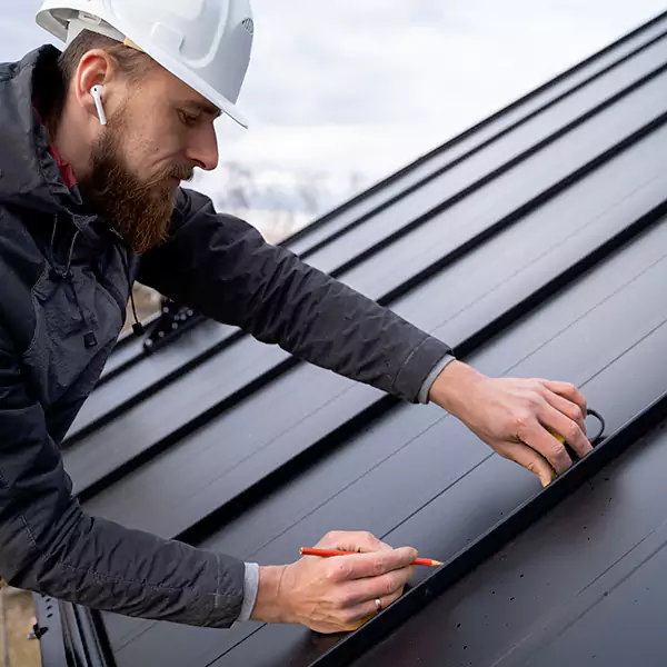 Why Lynnwood Property Owners Choose Lynnwood Roofing Contractor for Tin Roof Repair service?